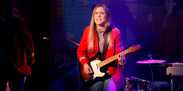 2012: Tora Dahle Aag&aring;rd (18) framf&oslash;rte "Vivians sang" i musikalen "Kongen av luftslottet" i Namsos kulturhus. (Arkivbilde)