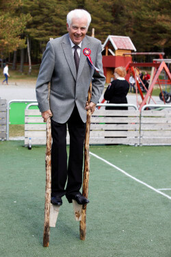 Da de var små var det skotthyll, men spreke med annen fysisk aktivitet har de vært hele livet. Her er Kåre på 17. mai-feiring på Vik. Arkvifoto.