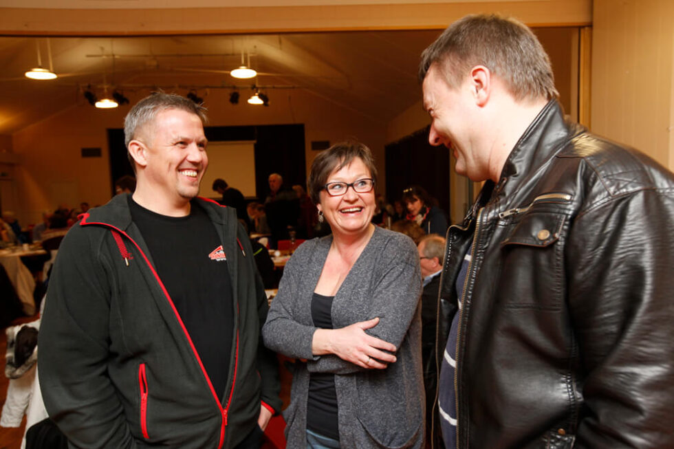Jørn Langstrand, Gunhild Angen og Svein Lervik deltok på folkemøtet i nabokommunen Flatanger, og de holder alle muligheter åpne når kommunegrensene skal spikres på nytt.