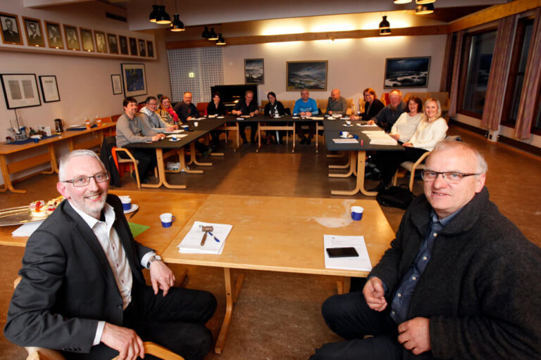 Knut Staven (til høyre) var varaordfører fra 2011 til 2015, men har vært ute av kommunestyret den siste perioden. Nå stiller han igjen på 1.plass. (Arkivfoto)