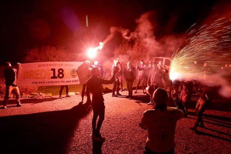 Se opptoget og hyllesten av Brede Moe, seriemester på Bodø/Glimt og flatangring.