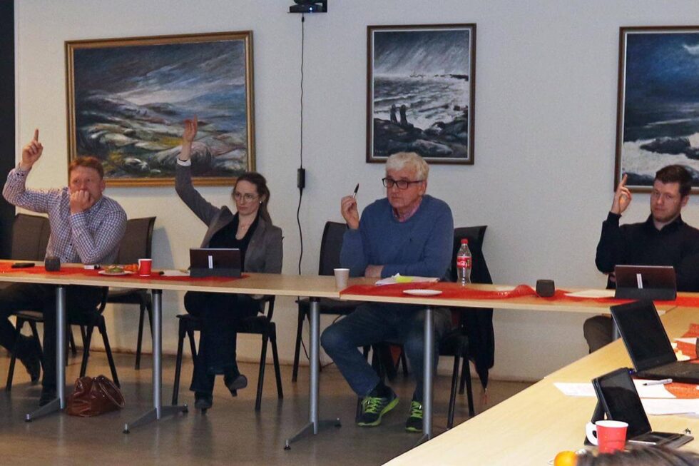 Sp-gruppa, fra venstre: Øivind Strøm, Caterina Kvaløsæter, Trond Strøm og Tommy Lindseth. I tillegg består den av ordfører Olav Jørgen BJørkås.