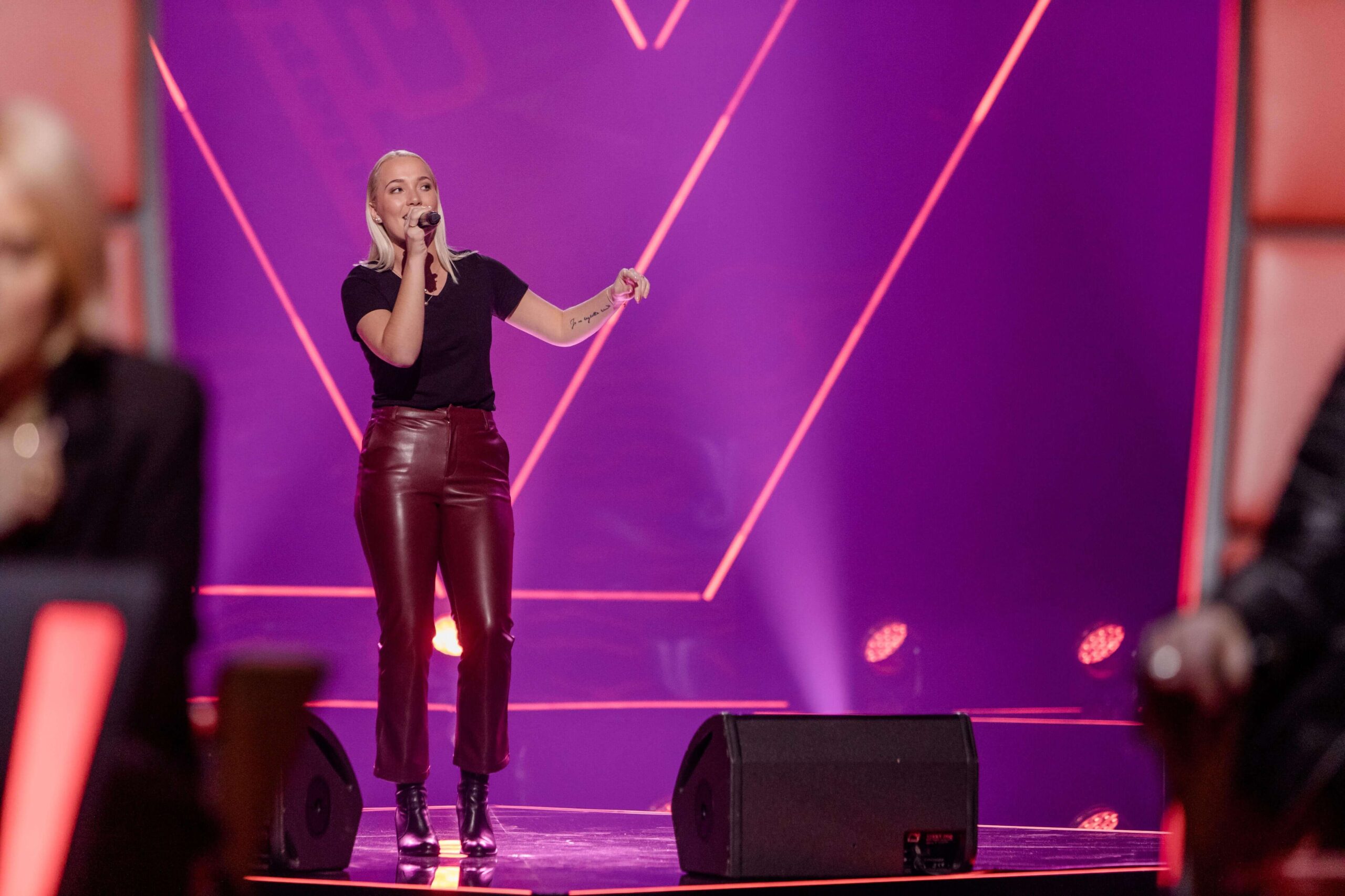 Maren Emilie Kl&oslash;ven Lein imponerte gjennom TV-skjermen da hun deltok p&aring; The Voice i 2021. (Foto: NRK)