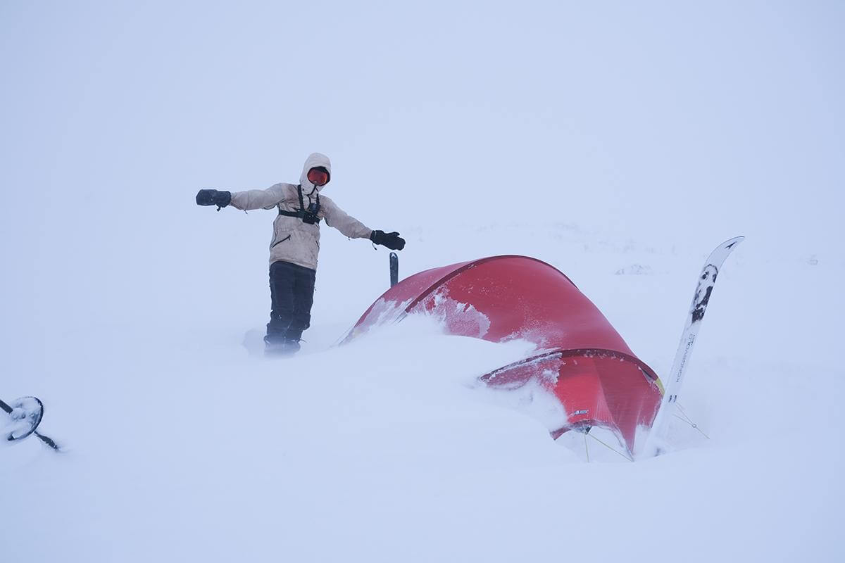 Ikke bare sol og påskeføre, men også dager med kraftig vind og snøfokk. (Foto: Kristian Dahle Klocke)