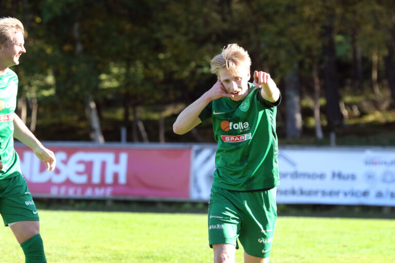 En fornøyd Nicolai Foraas jubler etter scoring. (Foto: Hanne Marie Tyldum Ribsskog)
