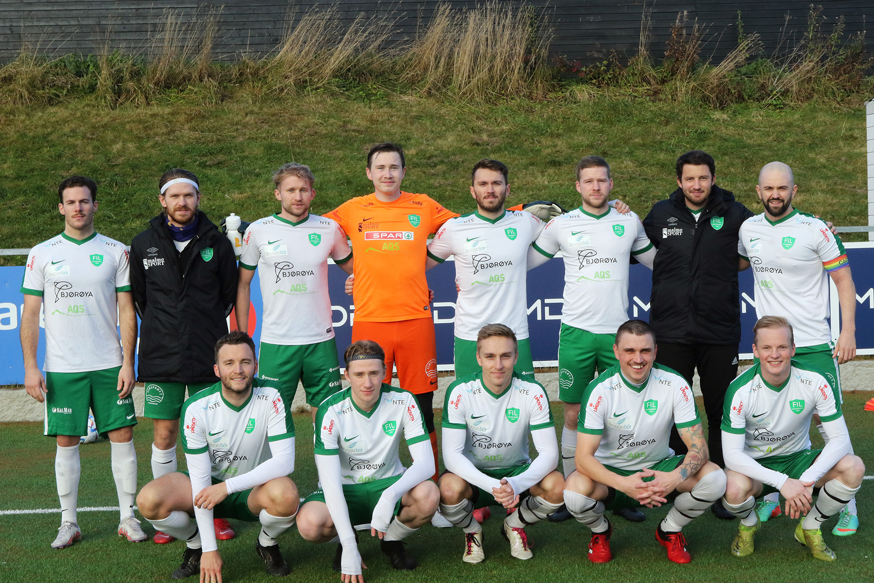 Dette er siste lagoppstilling fra siste kamp i år, mot Sverresborg. Foran fra venstre: Benjamin Lein Fuglår, Nicolai Forås, Petter Larsen Stolsmo, Arne Faksdal Tingstad og Thomas Hoddø Breistrand. Bak fra venstre: Ole Kristoffer Fjeseth, Karl Ivar Dahle Høstland, Ola Kristian Dahle Høstland, Mikael Dahle Strand, Thomas Einvik, Andreas Krokstad Woll, Stein Arild Nergård og Øystein Sexe Olsen. (Foto: Hanne Marie Tyldum Ribsskog)