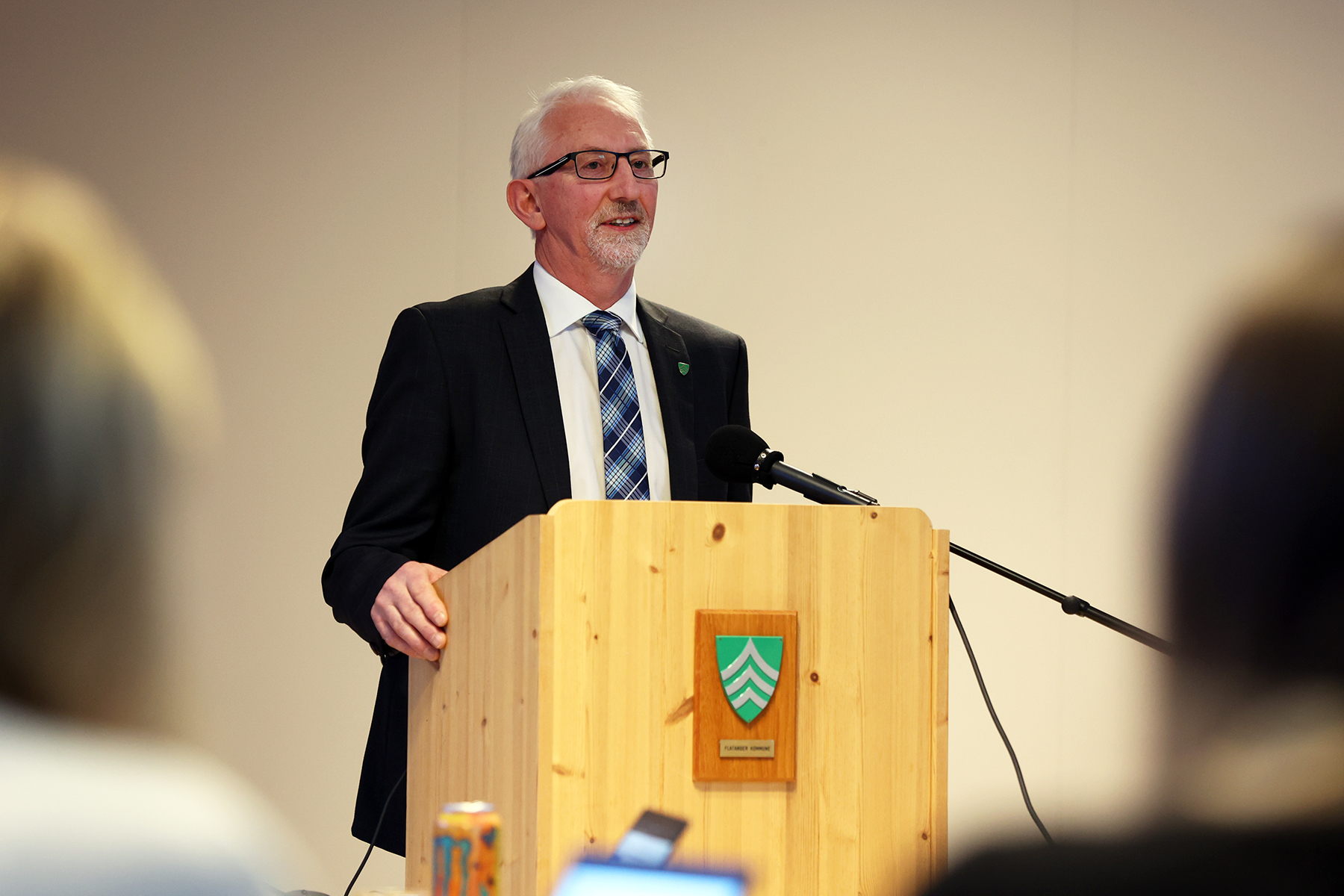 Flatanger-ordfører Olav Jørgen Bjørkås får 10 millioner mer å rutte med i år enn beregnet. (Arkivbilde)