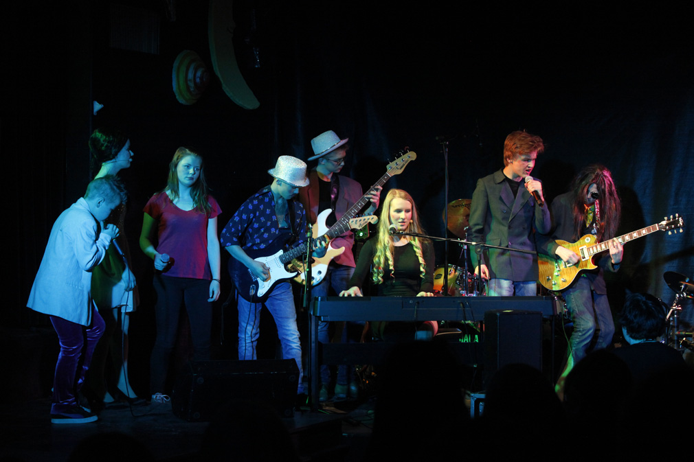 Det svingte godt da dette bandet dro i gang med Madcons "Don't worry".