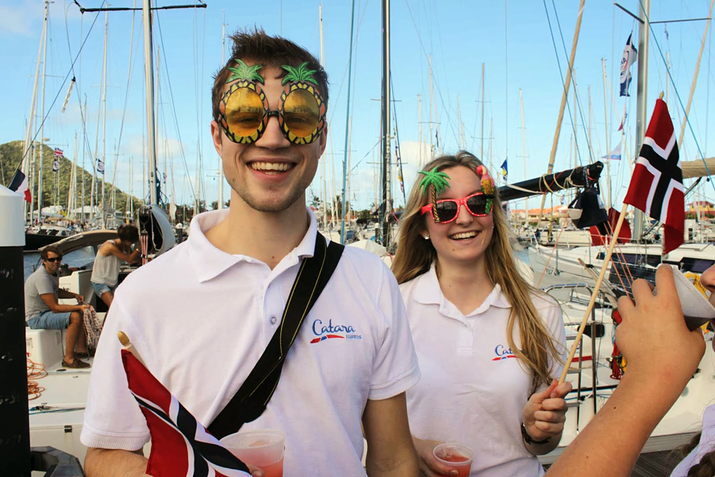 Storebror Emil Mork og Cesilie Iversen var velkomstkomite da Catara nådde land i St. Lucia.