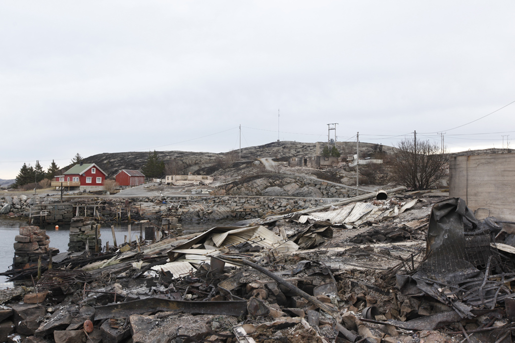 Bare ruinene er igjen av puben og butikken på Småværet.
