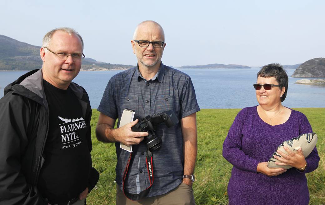 FLATANGERNYTT I AFTENPOSTEN: «Suksesshistorien Flatangernytt.no viser at lokaljournalistikk aldri går av moten», skrev kommentator Torstein Hvattum i Aftenposten. Over tre sider ble Flatangernytt presentert, og Aftenpostens journalist Arve Henriksen var med da Ove Magne Ribsskog dekket utdelingen av grendeprisen til Aud Høstland.