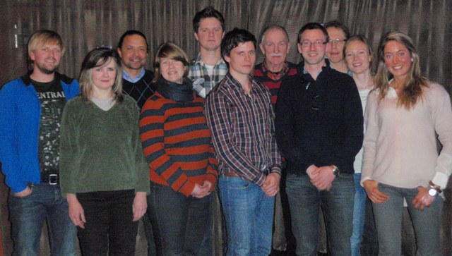 Dette er trolig den mest høykompetente arbeidsstokken i en bedrift på norskekysten. Fra venstre: Nils Vestvik, Aase Skogmo, Nasir El Shaikh, Adina Svedberg, Vidar Strøm, Alexander Lindseth, Otto K. Sandnes, Torolf Storsul, Tomas Sandnes, Harriet Romstad, Aoife Westgård.  Gyda Arnkværn og Linda Hagen var ikke til stede. (Foto: Privat)