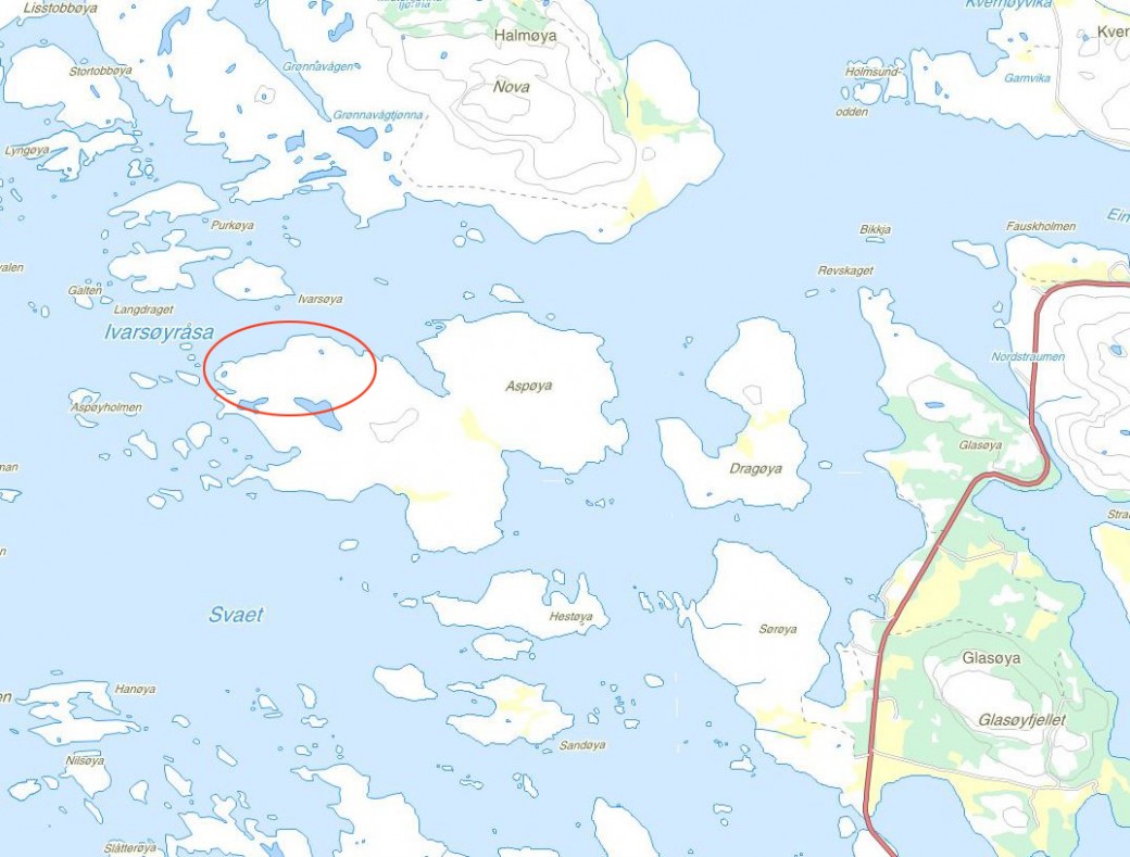 Aspøya ligger vest for Gladsøya, og den ytterste delen ble avsvidd i lyngbrannen.