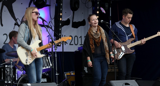 Bad Influence kommer snart med plate. Her fra Tangsprælldagan på Lauvsnes i fjor sommer.