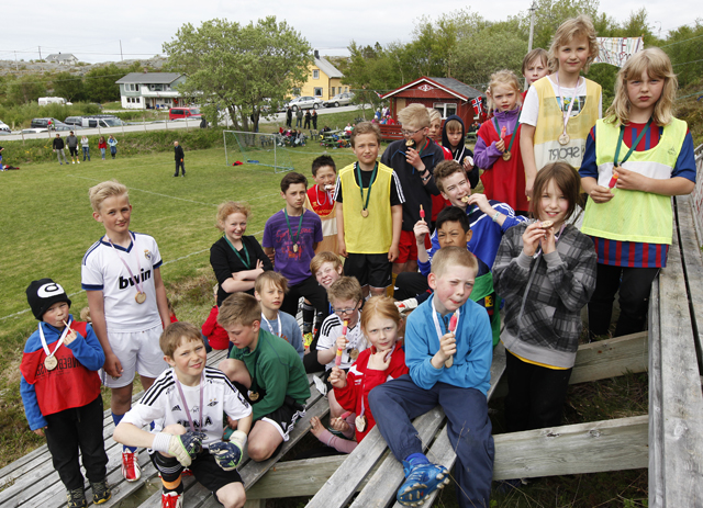 Barnekampene er blitt populære, og i år deltok rundt 30 unger - som alle fikk medalje og is etter endt dyst.