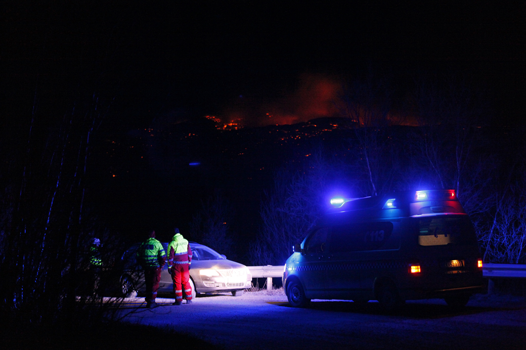 Alle nødetater rykket ut da det igjen ble meldt brann på Hasvåg lørdag kveld.