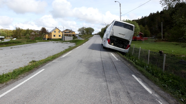 Buss utfor veien_2