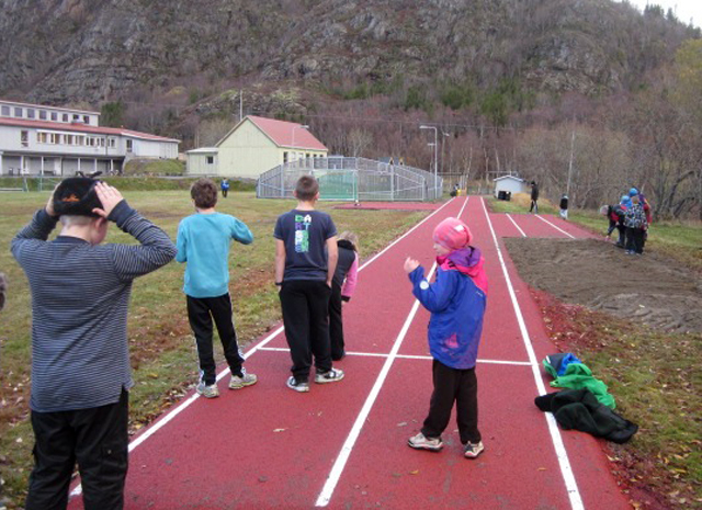 Elevene fra Statland og Utvorda møttes til aktivitetsdag på FN-dagen.