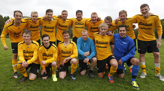 Her er Flatangers seniorlag som vant 3-2 mot Sørlia lørdag.