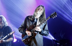 Lars Håvard Haugen imponerte stort, og imponert var også elevene ved Olav Duun som hadde hatt ham som lærer tidligere på dagen.