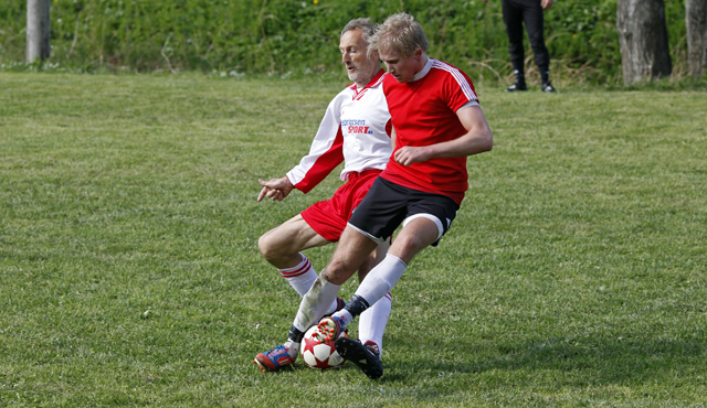 Joar Dahle fra KBK og Ole Kristian Dahle Høstland i duell i finalen.