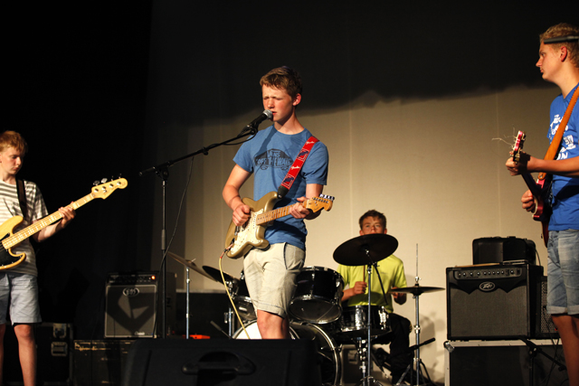 Anders, Fredrik, Sigurd og Viktor avrundet konserten - som de eldste på kulturskolen.