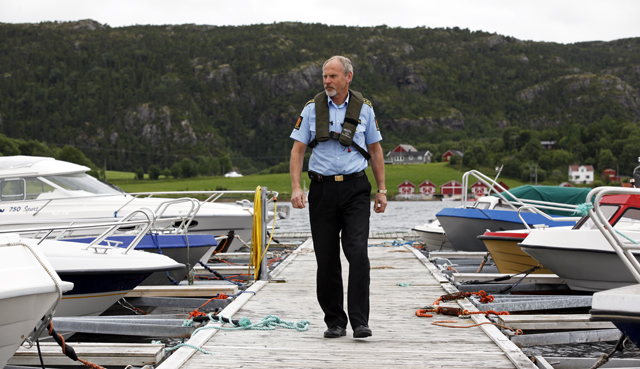 Lensmann Nils Roger Duna vil sammen med Kystvakta gjennomføre flere kontroller i Flatanger i sommer. - Vi er mest opptatt av sikkerheten til sjøs, sier han.