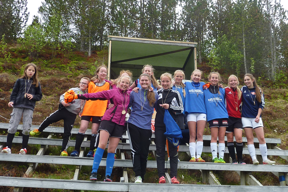 Bare to lag stilte i dameklassen. Arrangøren håper flere tar turen neste år.