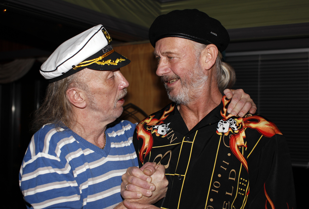 Pål Aakervik var glad for å ha Reidar Larsen tilbake på Zanzibar, og de to har utviklet et nært vennskap.