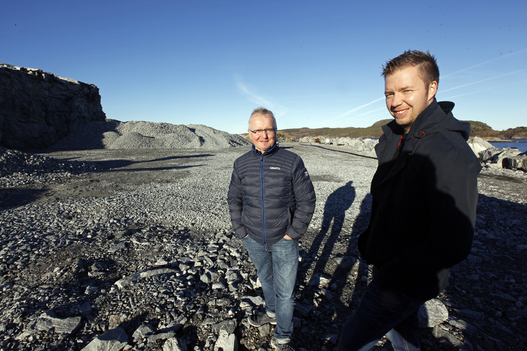 OPPDRETT AV ROGNKJEKS: Namdal Rensefisk med Per Anton Løfsnæs og Geir-Tore Olsen i spissen, investerer 60 millioner kroner i et nytt landbasert oppdrettsanlegg for rognkjeks. Etableringa gir jobb for 10 personer, og produksjonen skal vær ei gang i siste halvdel av 2015.