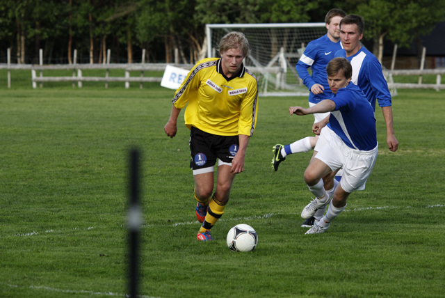 Ola Kristian Dahle Høstland i angrep ved hjørneflagget.