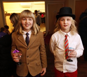 Didrik og Elias klare for nyttårsball!