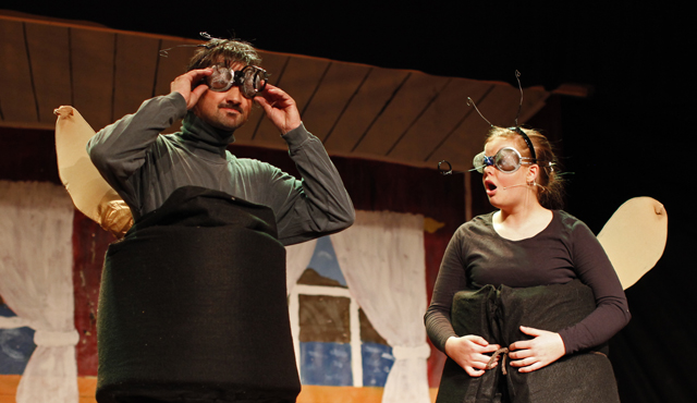 Ett av de mer originale innslag, Morten Hågensen og Ida Myren som to fluer (!).