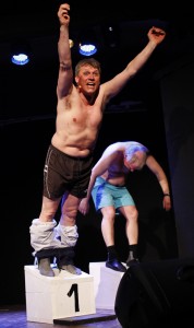 Roger Bendiksen og Inge Finnanger skal stupe uti bassenget, men så var spørsmålet om alt var gjort klart?