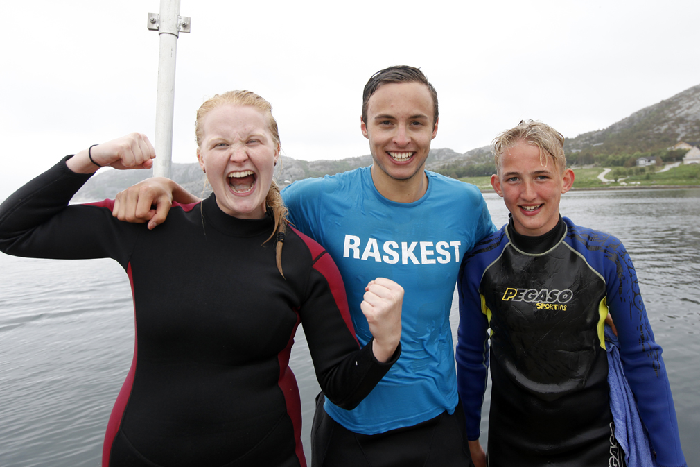 Inga Lein Staven, Håkon Lein Fuglår og Benjamin Andre Lein var tøffingene som svømte sisteetappene for hvert sitt lag.