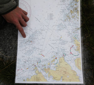 Her ble båten tatt av en bølge og kastet rundt. Bendik dro ut fra Småværet og fisket utenfor Grunnan.