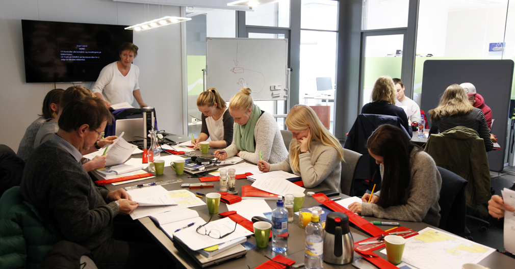 Kursdeltakerne avla test og eksamen søndag, etter å ha vært på kurs siden fredag kveld.