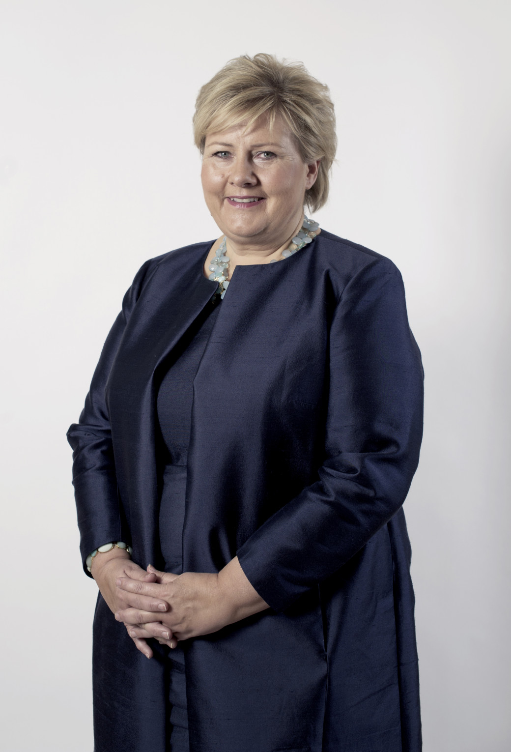 Erna Solberg skal treffe de som ble hardest berørt av storbrannen. (Foto: Thomas Haugersveen/ Statsministerens kontor)
