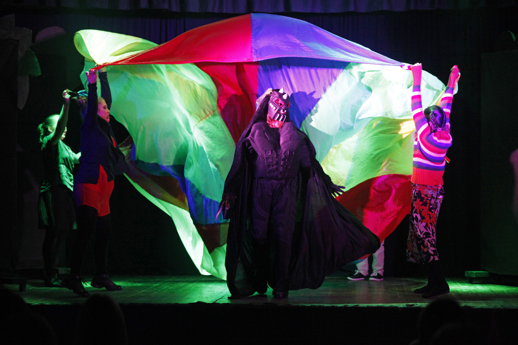 Lydfangeren Hysj blir fanget til slutt, og hemmeligheten blir avslørt.