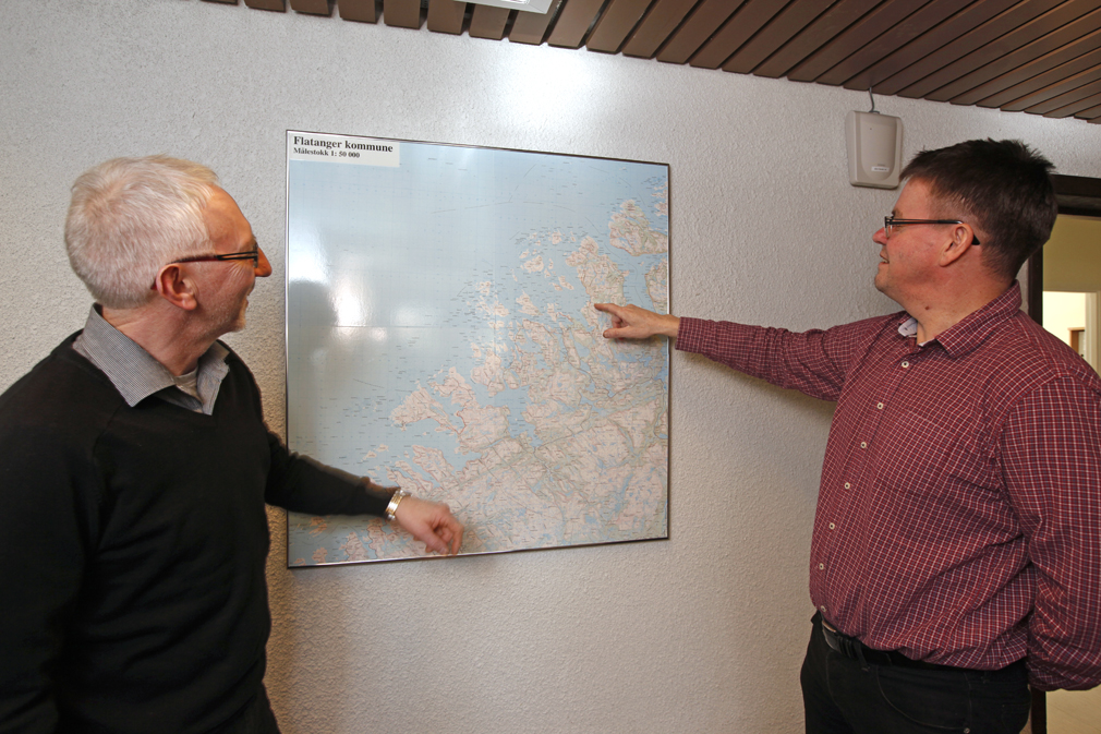 Ordfører Olav Jørgen Bjørkås og rådmann Rune Strøm kan bli nødt til å tegne nye kommunegrenser når reformen er over.