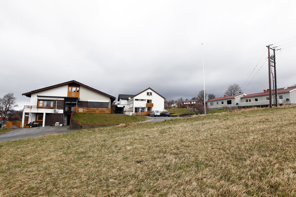 En del av dyrkajorda er allerede båndlagt til utbygging av pleie- og omsorgstunet. Nå kjøper kommunen hele jordstykket.