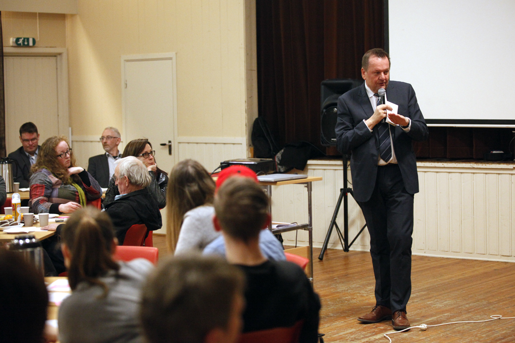 Fylkesmann Inge Ryan forklarte bakgrunnen for kommunereformen og hvilke signal regjeringen har gitt.