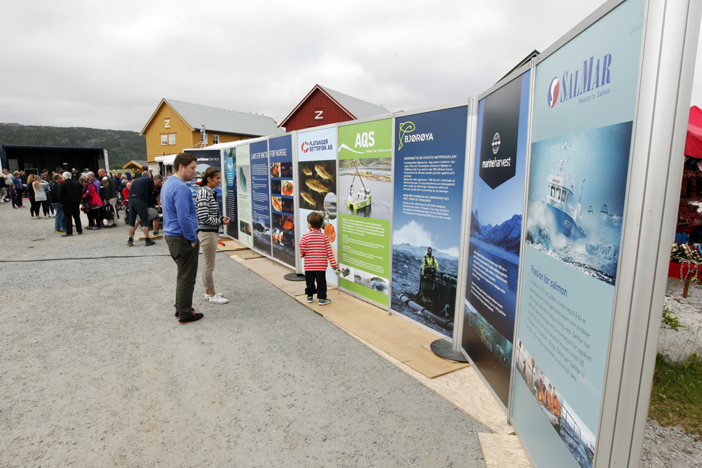 Havbruksnæringa og servicebedrifter hadde laget en egen presentasjonsvegg til Tangspræll.