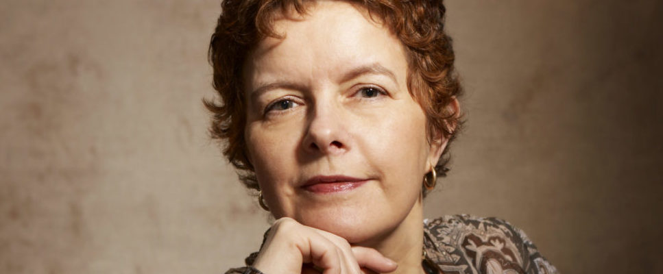 Krimforfatter Jorun Thørring kommer til Flatanger mandag kveld.