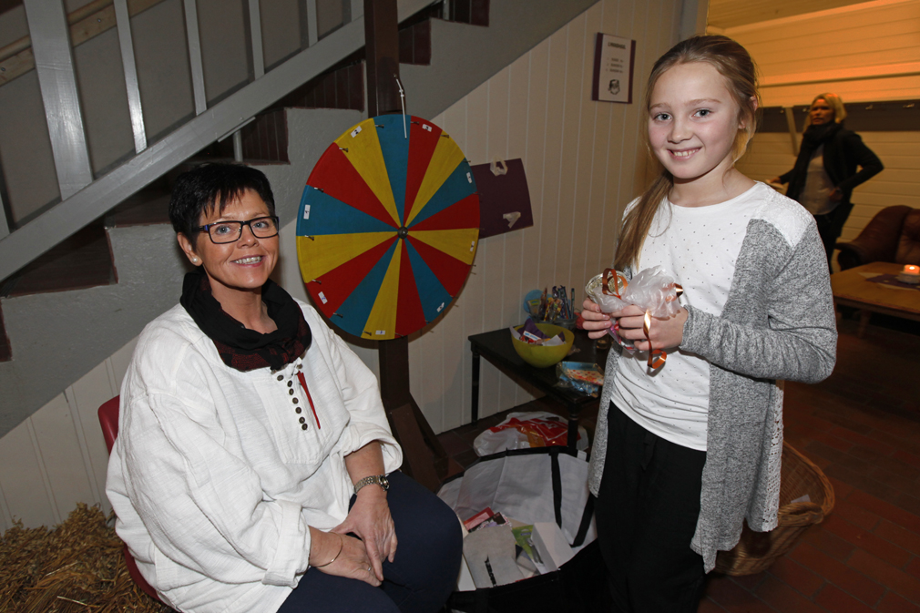 - Jeg har vinnerlykke, sier Maria Nordhus Jansen (10) fra Namsos, som vant flere gevinster på lykkehjulet hos Tone Eian.