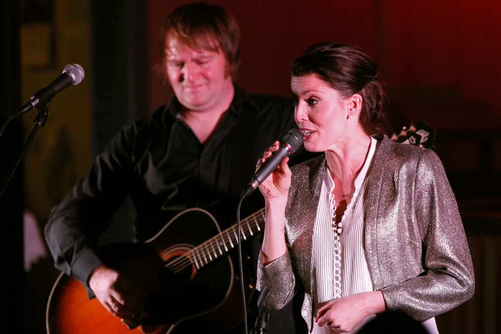 Julie og Askil opptrådte for første gang sammen på en konsert.