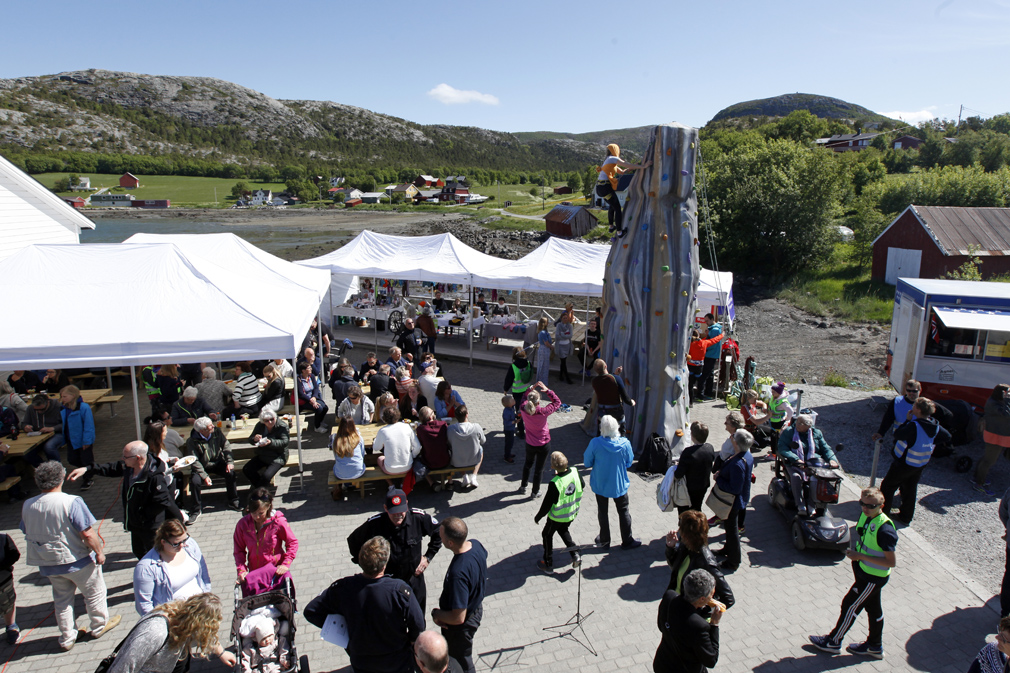 Klatretårnet var et populært innslag under årets Kystdager, som samlet rekordmye folk.