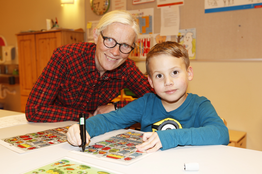 Kent Gabriel sammen med lærer Ingeborg Hagerup.
