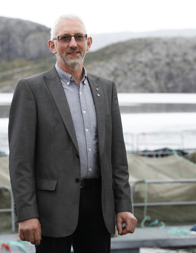 Ordfører Olav Jørgen Bjørkås sier det er dobbelt synd at Nesset måtte kaste kortene nå, som det igjen kan bli torskeoppdrett.
