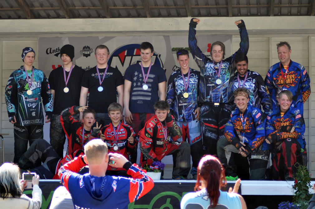 Vik-laget tok fjerdeplass og ble kalt opp på scenen under premieutdelingen. (Chris Robert Pettersen)